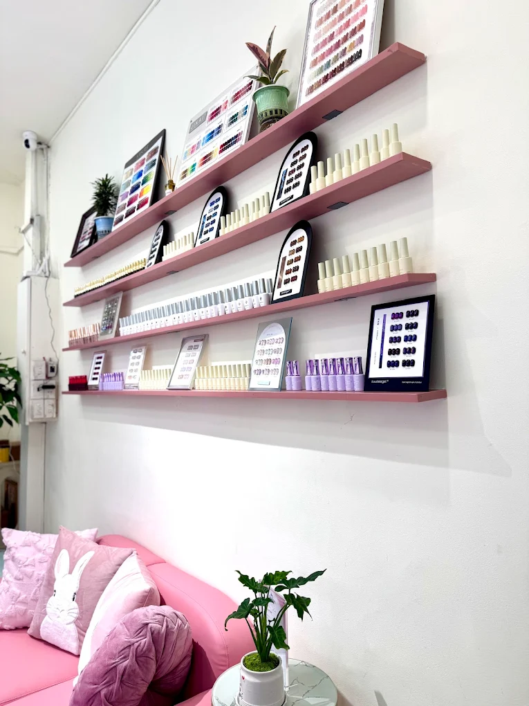 Góc sofa gối thỏ hồng